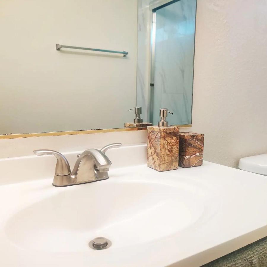Nice Private Room In A House Close To Red Rock & Las Vegas Strip 拉斯维加斯 外观 照片
